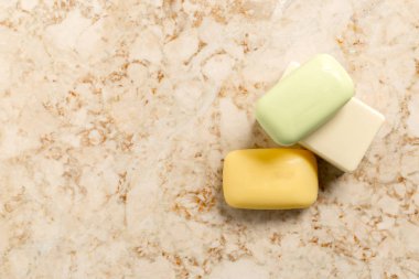 Sabun Barlar masada görmek