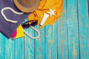 Plaj eşyalarıyla yaz tatili geçmişi