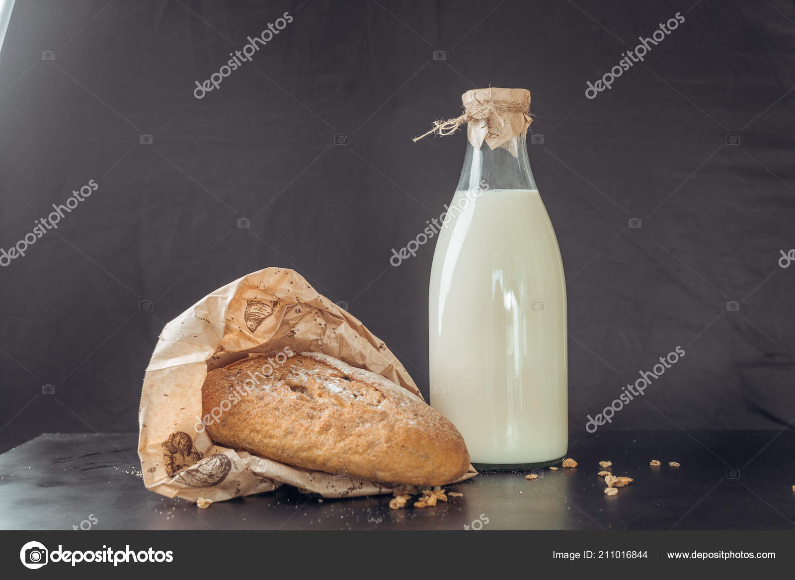 Verre Lait Pain Image Libre De Droit Par Fotofabrika C