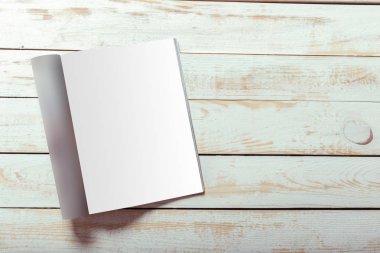 Ahşap arka plan boş Dergi sayfalarında