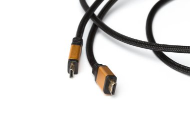  HDMI kablo izole üzerinde beyaz arka plan, yakın çekim 