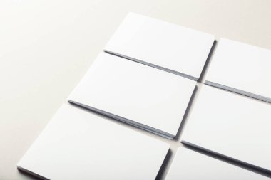 boş iş kartları açık renkli, yakın çekim 