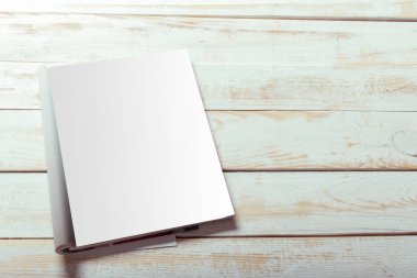 Ahşap arka plan boş Dergi sayfalarında