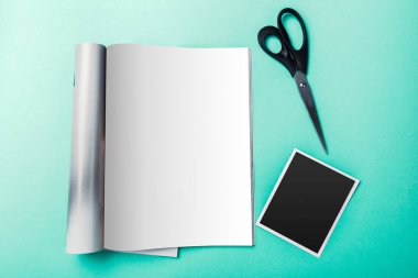 Dergi sayfaları yüksek açılı görünüş