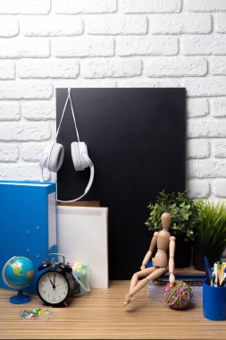 Ofis masaları üzerinde nesnelerin yakın çekim