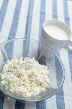 Süt ürünleri masa örtüsü üzerinde Kapat