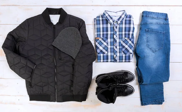 kadın rahat kıyafetler üstten görünüm