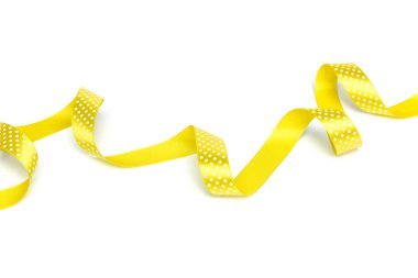 Sarı şerit izole üzerinde beyaz arka plan, yakın çekim 