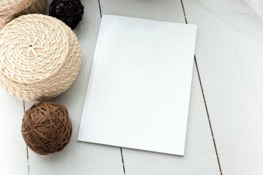 Beyaz fotoğraf kağıt yaprağının alay