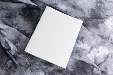 Yukarı alay, kağıt, beyaz sayfa fotoğraf