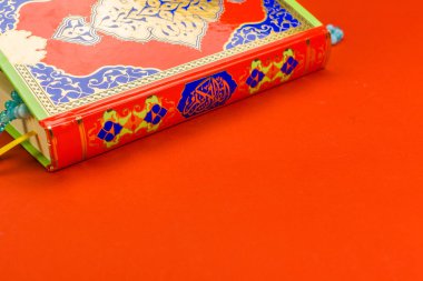 İslami kitap Kuran Kerim closeup görünümü