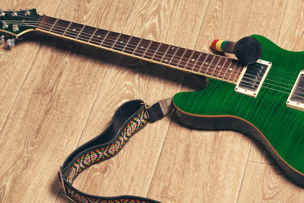 Piezas Guitarra Eléctrica Sobre Fondo Madera Cerca — Foto de Stock