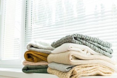 Örme kazak, yakın çekim yığını beyaz rahat 