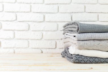 Örme kazak, yakın çekim yığını beyaz rahat 