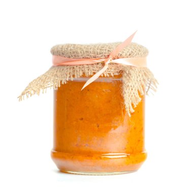 İzole üzerinde beyaz arka plan, yakın çekim konserve sebze cam kavanoz 