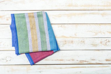 Ahşap arkaplanda masa örtüsü tekstili