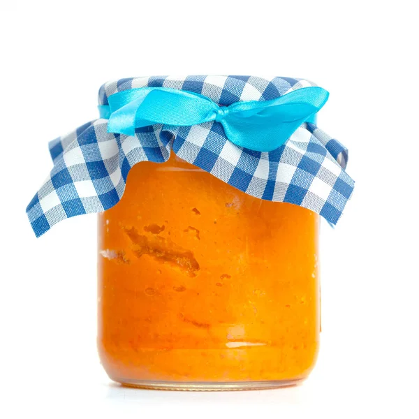 İzole üzerinde beyaz arka plan, yakın çekim konserve sebze cam kavanoz 