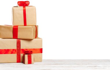 Eski masada hediyeler yığını önden görünümü