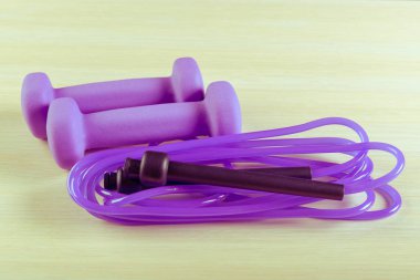 spor malzemeleri ahşap zemin üzerinde