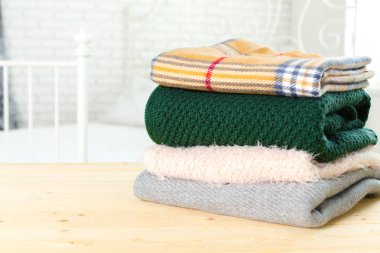 Kazak örme yığını beyaz rahat 