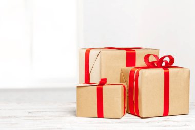 Eski masada hediyeler yığını önden görünümü