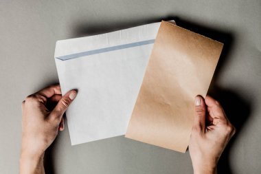 çok Close-up beyaz boş zarflar 