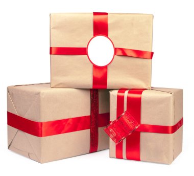 izole üzerinde beyaz Noel hediyeleri 