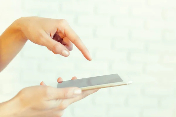 Woman Modern Mobile Phone Hands — Stock Photo, Image