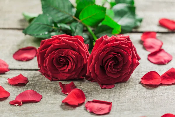 Roses Cœur Sur Une Planche Bois Fond Saint Valentin — Photo