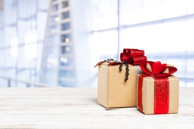 Eski masada hediyeler yığını önden görünümü