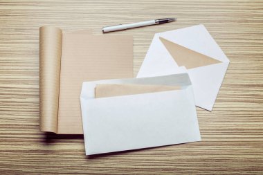 Boş zarflar, fotoğrafı yakın