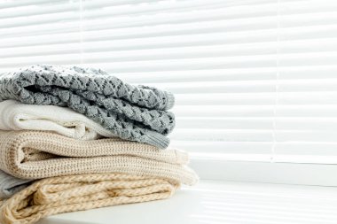 Kazak örme yığını beyaz rahat 