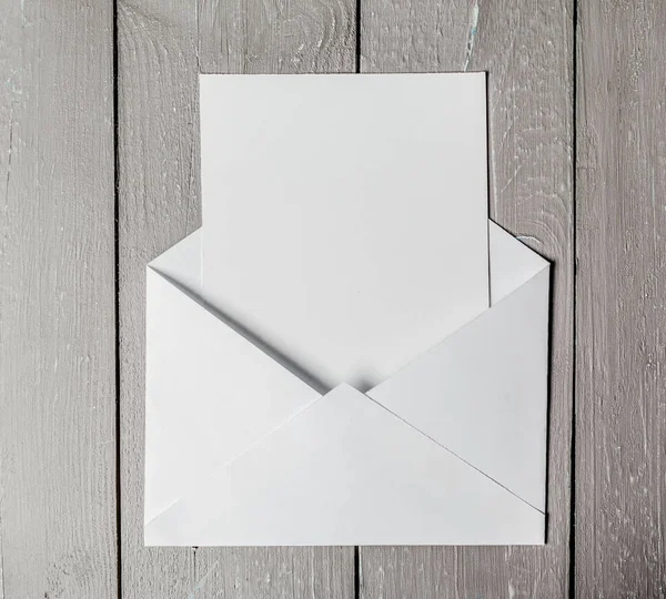 多くのクローズ アップの白空白の封筒 — ストック写真