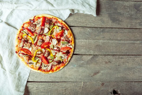 taze lezzetli pizza, yakın