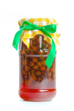 Cam kavanoz reçel beyaz arka plan üzerinde izole ile