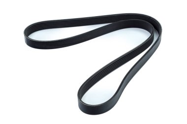 araba motoru kemer beyaz zemin üzerine