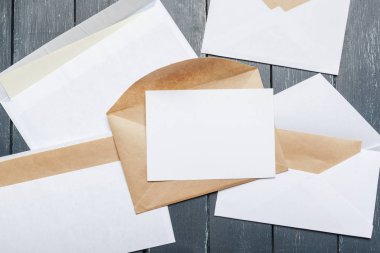 Boş zarflar, fotoğrafı yakın