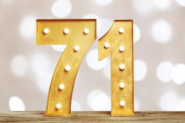 Ampulleri parlayan ile büyük plastik numaraları