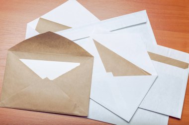 Boş zarflar, fotoğrafı yakın