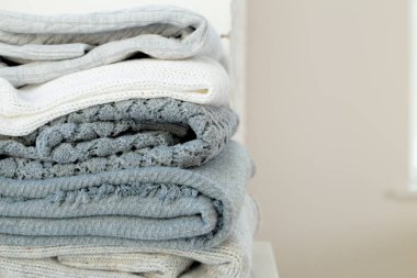 Kazak örme yığını beyaz rahat 