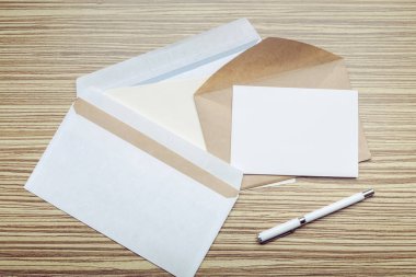 Boş zarflar, fotoğrafı yakın