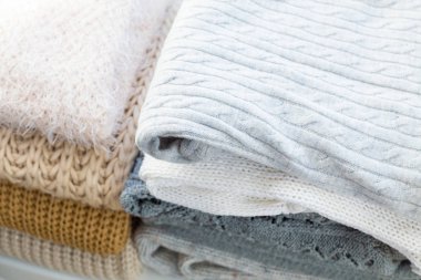 Kazak örme yığını beyaz rahat 