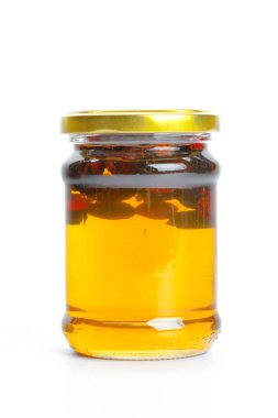 Beyaz arka plan üzerinde büyük cam jarisolated konserve kompostolar önden görünümü