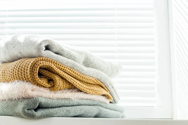 Kazak örme yığını beyaz rahat 