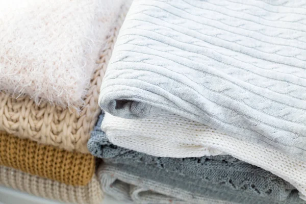 Kazak örme yığını beyaz rahat 