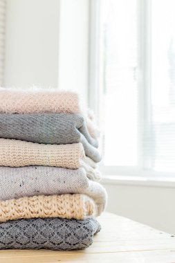 Kazak örme yığını beyaz rahat 