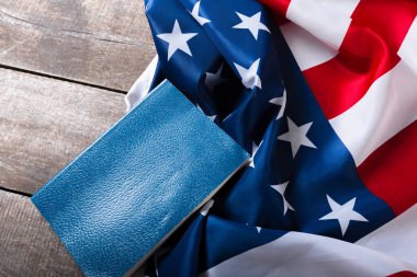 İncil Amerikan bayrağı döşeme