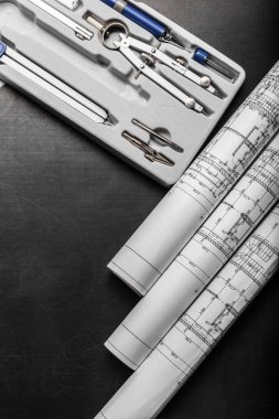 Çizimler siyah arka plan üzerinde planlama İnşaat