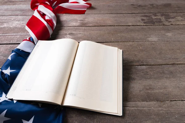 Amerikan bayrağı Defteri'ni