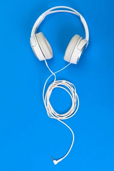 Kopfhörer Auf Blauem Hintergrund — Stockfoto